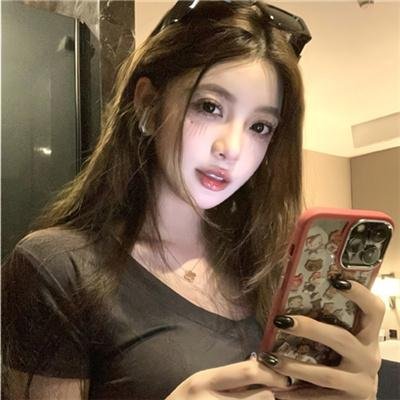 嘻哈女王组封面