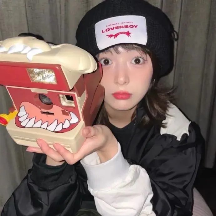 小亲亲封面